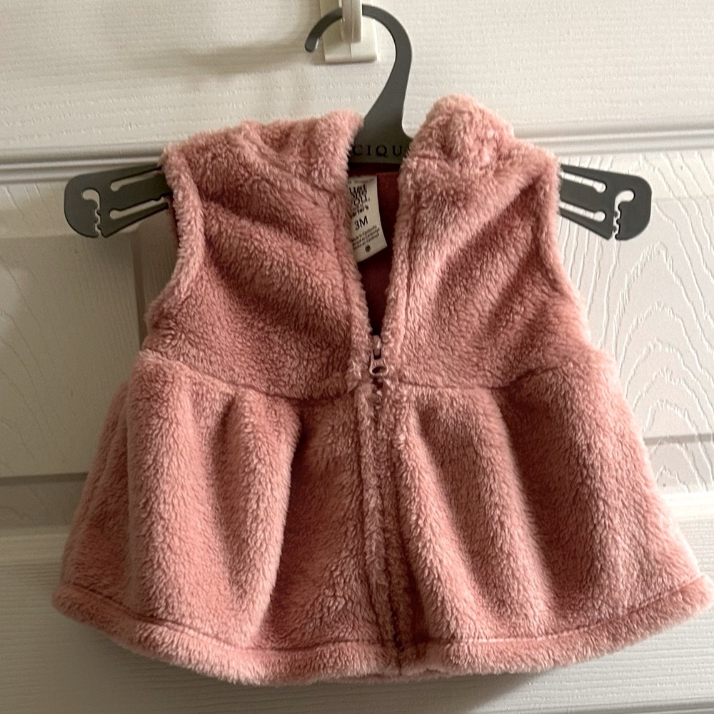Really cute Pink furry zip up sleeveless hoodie /jacket